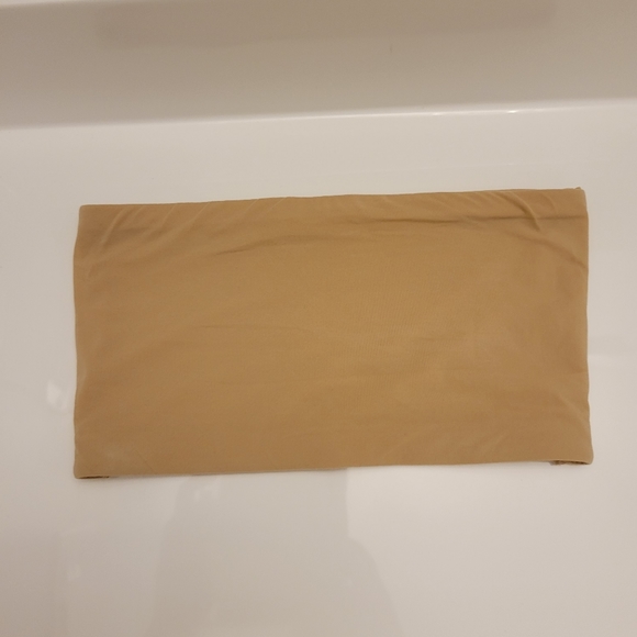 Skims Fits Everybody Bandeau Bra - Picture 2 of 16